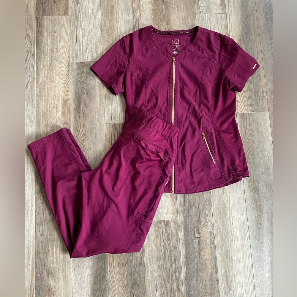 CHEROKEE statement scrub set